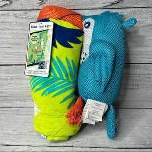 YOUR Zone Toucan Beach Towel & Pal Set